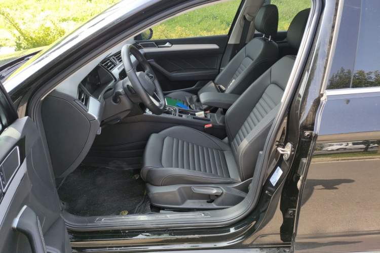 Used Volkswagen Magotan 2025 Zhongxiang Version 280TSI DSG Comfort Edition Left Front Seat