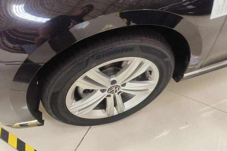 Used Volkswagen Magotan 2025 Zhongxiang Version 280TSI DSG Comfort Edition Left Front Wheel Hub