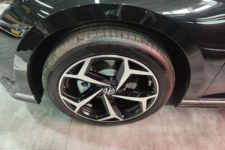 Used Volkswagen Magotan 2025 Revised Version Zhongxiang Edition 330TSI DSG Luxury Trim Left Front Wheel Hub