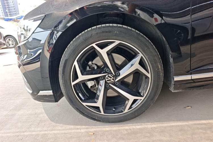 Used Volkswagen Magotan 2025 Zhongxiang Model 280TSI DSG Luxury Version Left Front Wheel Hub