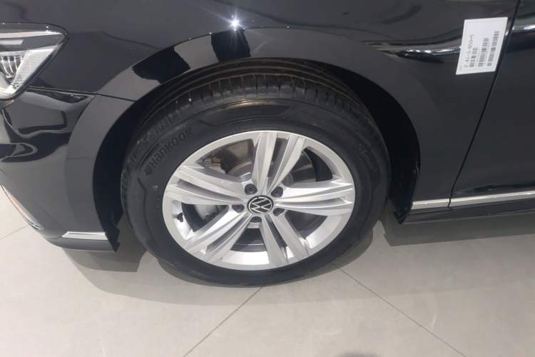 Used Volkswagen Magotan 2025 Zhongxiang Version 280TSI DSG Comfort Edition Left Front Wheel Hub