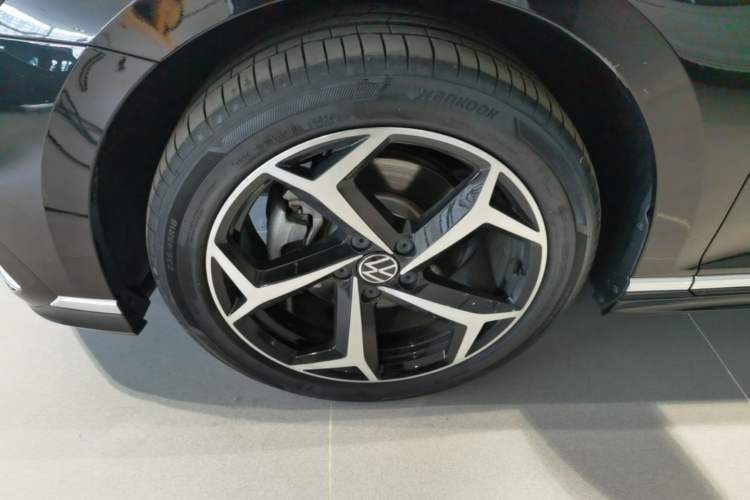Used Volkswagen Magotan 2025 Revised Version Zhongxiang Edition 280TSI DSG Luxury Trim Left Front Wheel Hub