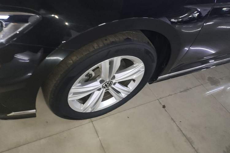 Used Volkswagen Magotan 2025 Zhongxiang Version 280TSI DSG Comfort Edition Left Front Wheel Hub
