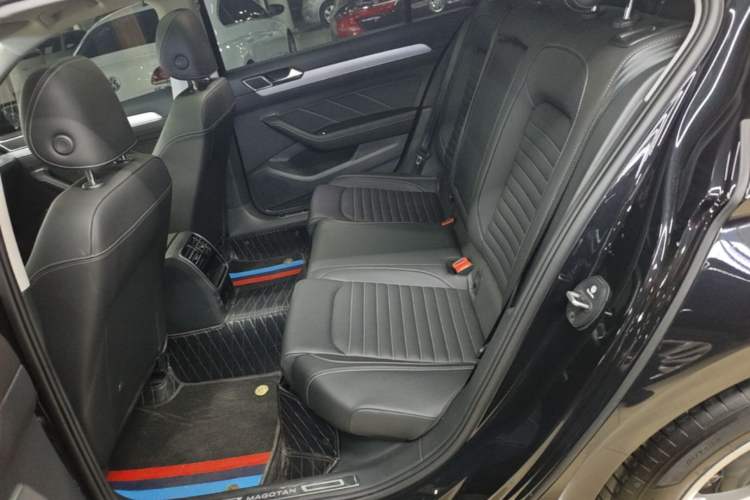 Used Volkswagen Magotan 2025 Zhongxiang Version 280TSI DSG Comfort Edition Left Rear Seat