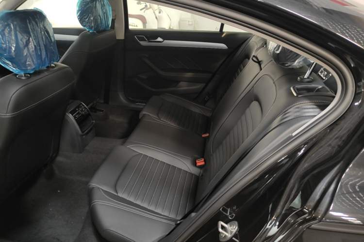 Used Volkswagen Magotan 2025 Zhongxiang Version 280TSI DSG Comfort Edition Left Rear Seat
