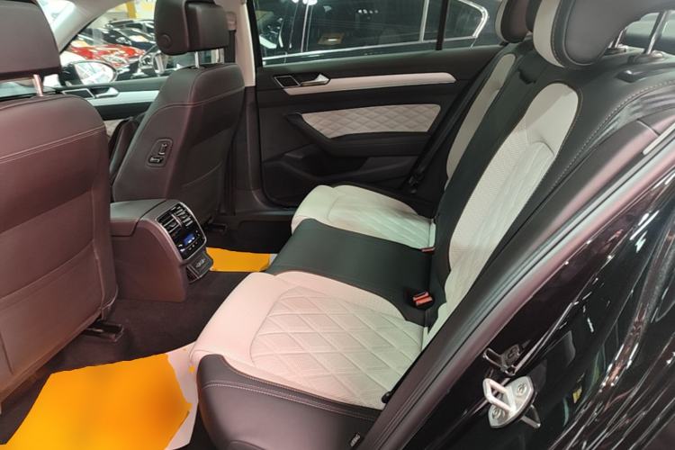 Used Volkswagen Magotan 2025 Revised Version Zhongxiang Edition 330TSI DSG Luxury Trim Left Rear Seat