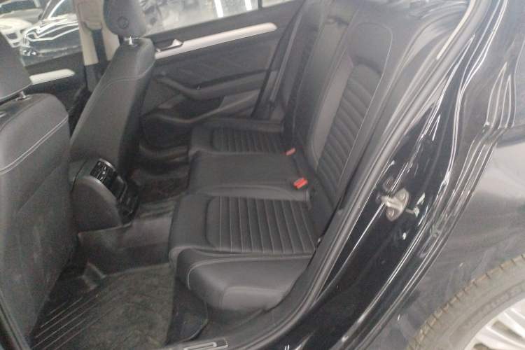 Used Volkswagen Magotan 2025 Zhongxiang Version 280TSI DSG Comfort Edition Left Rear Seat
