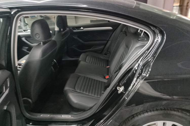 Used Volkswagen Magotan 2025 Zhongxiang Version 280TSI DSG Comfort Edition Left Rear Seat