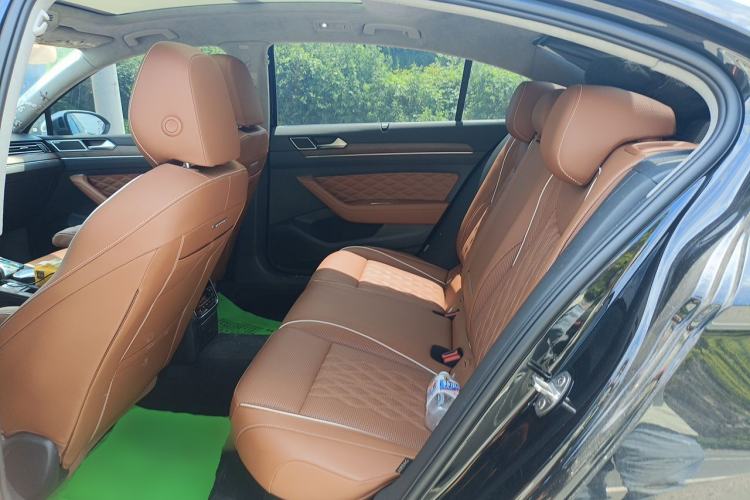 Used Volkswagen Magotan 2025 Zhongxiang Version 330TSI DSG Luxury Edition Left Rear Seat