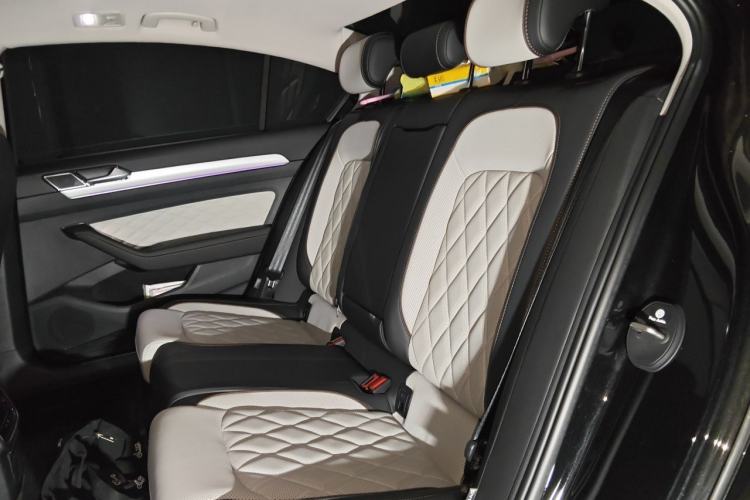 Used Volkswagen Magotan 2025 Revised Version Zhongxiang Edition 330TSI DSG Luxury Trim Left Rear Seat