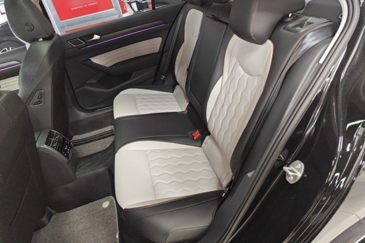 Used Volkswagen Magotan 2025 Revised Version 2 Zhongxiang Edition 330TSI DSG Luxury Trim Left Rear Seat