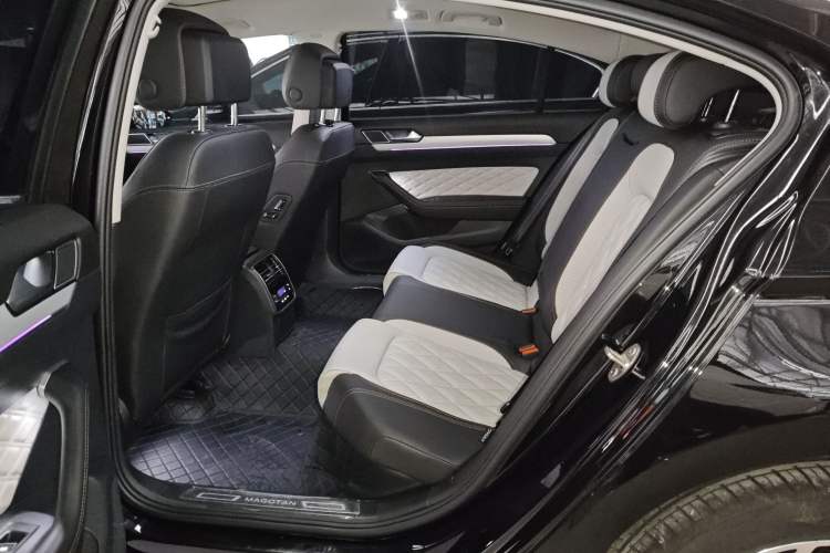 Used Volkswagen Magotan 2025 Revised Version Zhongxiang Edition 330TSI DSG Luxury Trim Left Rear Seat