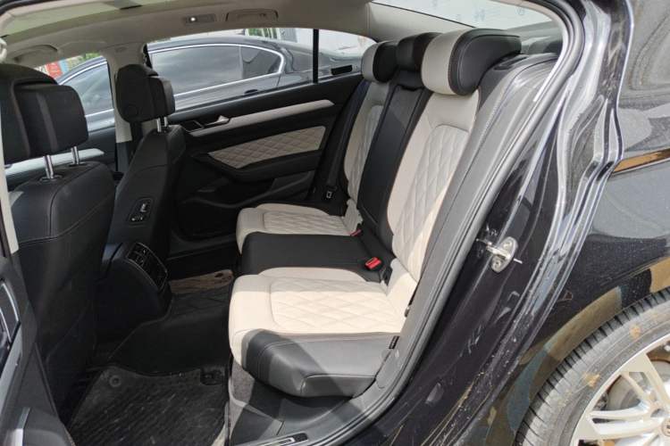 Used Volkswagen Magotan 2025 Zhongxiang Version 330TSI DSG Luxury Edition Left Rear Seat