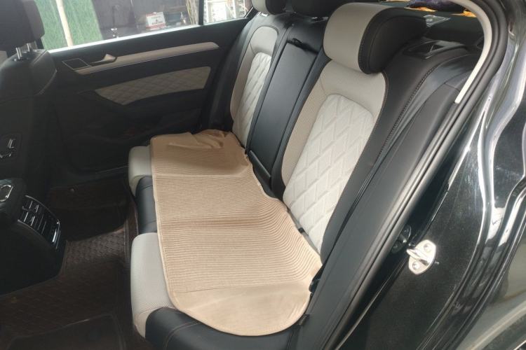 Used Volkswagen Magotan 2025 Zhongxiang Version 330TSI DSG Luxury Edition Left Rear Seat