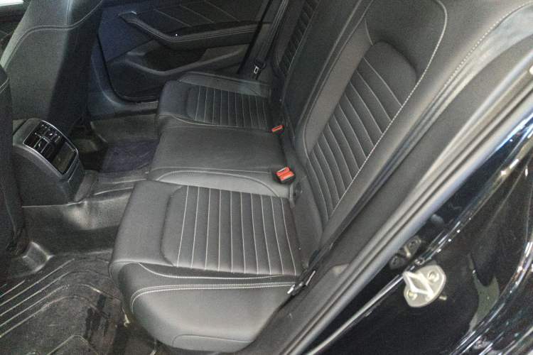 Used Volkswagen Magotan 2025 Zhongxiang Version 280TSI DSG Comfort Edition Left Rear Seat