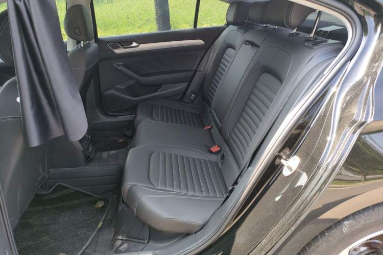 Used Volkswagen Magotan 2025 Zhongxiang Version 280TSI DSG Comfort Edition Left Rear Seat