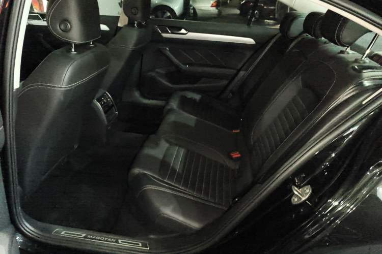Used Volkswagen Magotan 2025 Zhongxiang Version 280TSI DSG Comfort Edition Left Rear Seat