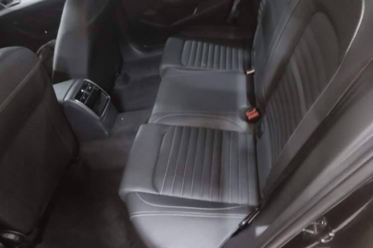 Used Volkswagen Magotan 2025 Zhongxiang Version 280TSI DSG Comfort Edition Left Rear Seat