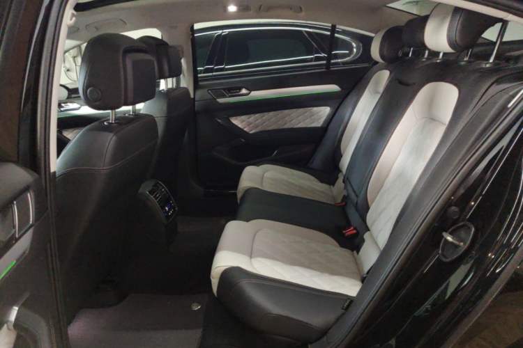 Used Volkswagen Magotan 2025 Revised Version 2 Zhongxiang Edition 330TSI DSG Luxury Trim Left Rear Seat