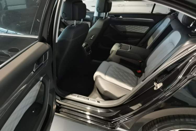Used Volkswagen Magotan 2025 Revised Version Zhongxiang Edition 280TSI DSG Luxury Trim Left Rear Seat