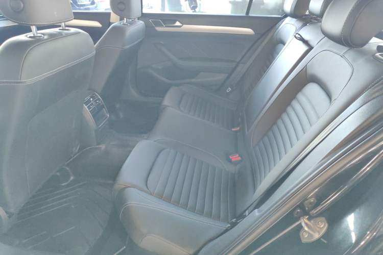 Used Volkswagen Magotan 2025 Zhongxiang Version 280TSI DSG Comfort Edition Left Rear Seat