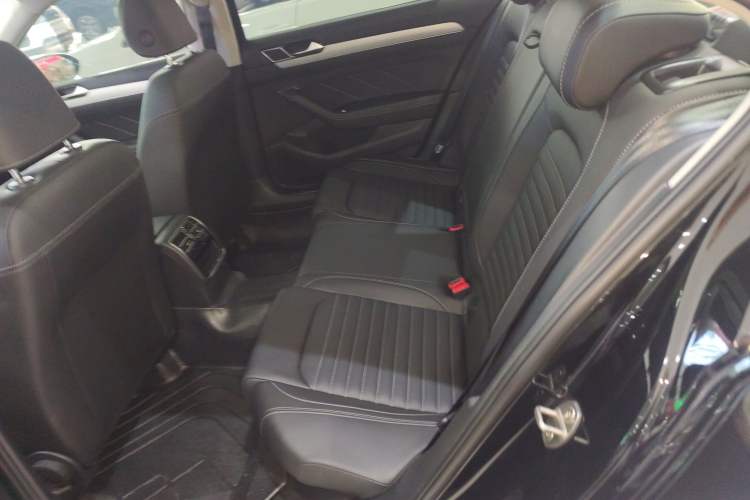 Used Volkswagen Magotan 2025 Zhongxiang Version 280TSI DSG Comfort Edition Left Rear Seat