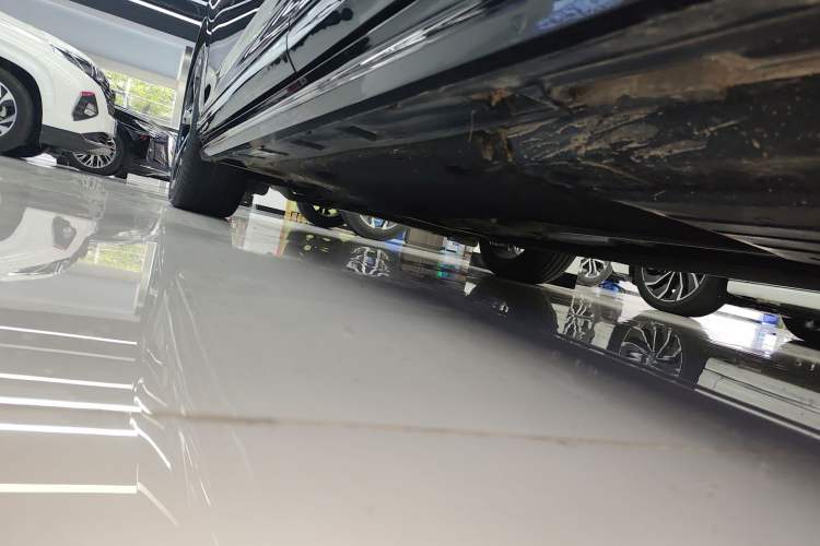 Used Volkswagen Magotan 2025 Zhongxiang Version 330TSI DSG Luxury Edition Left Side Sill