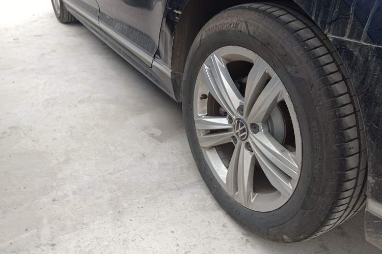 Used Volkswagen Magotan 2025 Zhongxiang Version 280TSI DSG Comfort Edition Left Side Sill