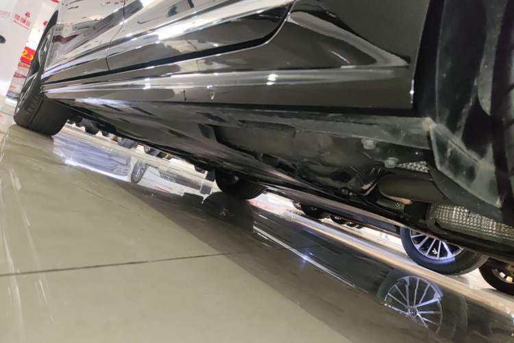 Used Volkswagen Magotan 2025 Revised Version 2 Zhongxiang Edition 330TSI DSG Luxury Trim Left Side Sill