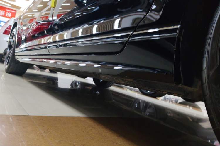 Used Volkswagen Magotan 2025 Zhongxiang Model 280TSI DSG Luxury Version Left Side Sill