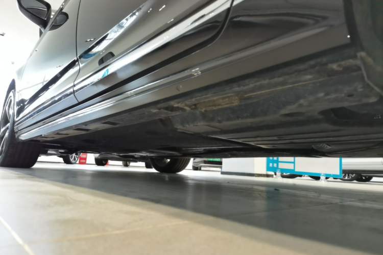 Used Volkswagen Magotan 2025 Revised Version Zhongxiang Edition 280TSI DSG Luxury Trim Left Side Sill
