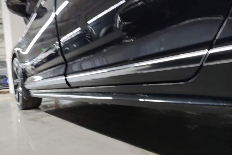 Used Volkswagen Magotan 2025 Zhongxiang Version 330TSI DSG Luxury Edition Left Side Sill