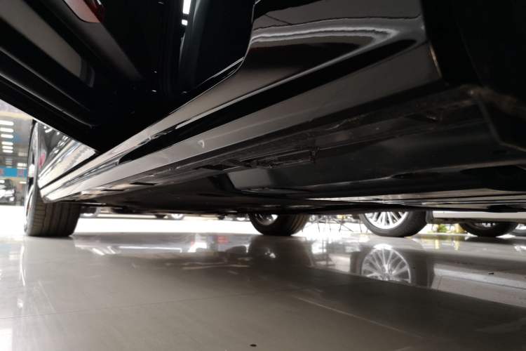 Used Volkswagen Magotan 2025 Revised Version Zhongxiang Edition 330TSI DSG Luxury Trim Left Side Sill