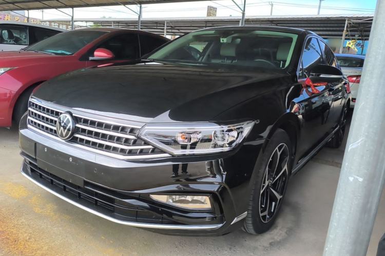 Volkswagen Magotan 2025 Revised Version 2 Zhongxiang Edition 330TSI DSG Luxury Trim
