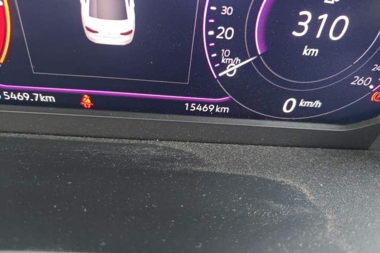 Used Volkswagen Magotan 2025 Zhongxiang Version 330TSI DSG Luxury Edition Odometer Close Up