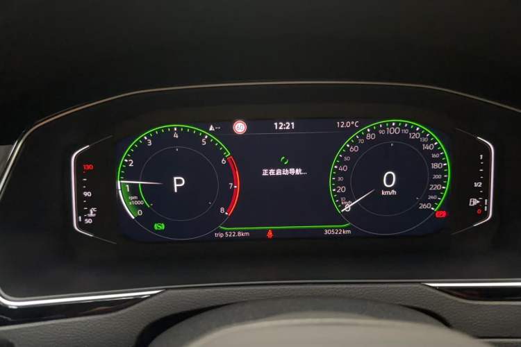 Used Volkswagen Magotan 2025 Zhongxiang Version 330TSI DSG Luxury Edition Odometer Close Up