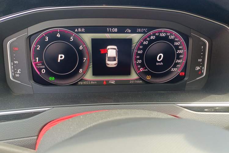 Used Volkswagen Magotan 2025 Zhongxiang Version 330TSI DSG Luxury Edition Odometer Close Up