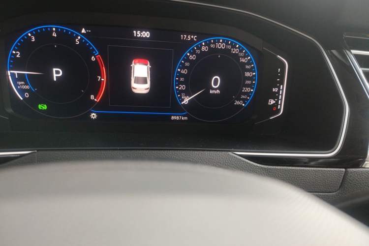 Used Volkswagen Magotan 2025 Zhongxiang Version 330TSI DSG Luxury Edition Odometer Close Up