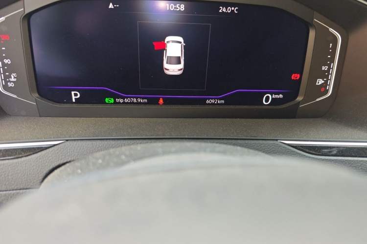Used Volkswagen Magotan 2025 Revised Version 2 Zhongxiang Edition 330TSI DSG Luxury Trim Odometer Close Up