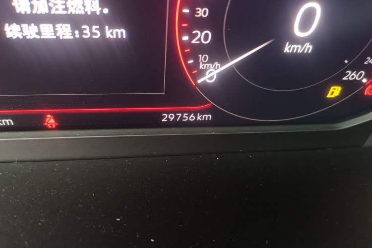 Used Volkswagen Magotan 2025 Revised Version Zhongxiang Edition 330TSI DSG Luxury Trim Odometer Close Up