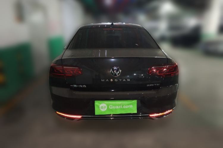 Used Volkswagen Magotan 2025 Zhongxiang Version 330TSI DSG Luxury Edition Rear