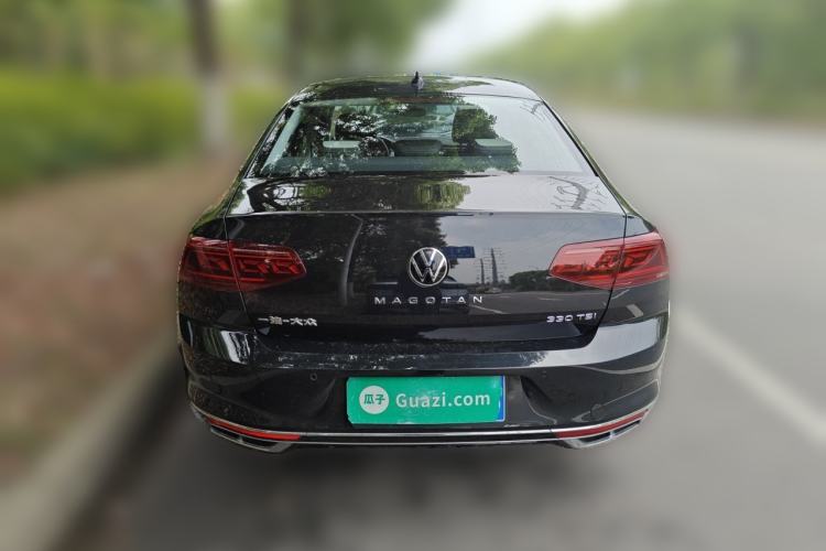 Used Volkswagen Magotan 2025 Zhongxiang Version 330TSI DSG Luxury Edition Rear