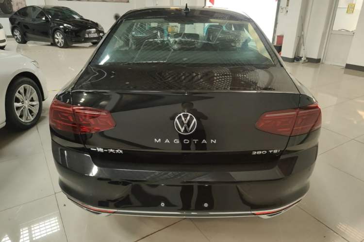 Used Volkswagen Magotan 2025 Zhongxiang Version 280TSI DSG Comfort Edition Rear