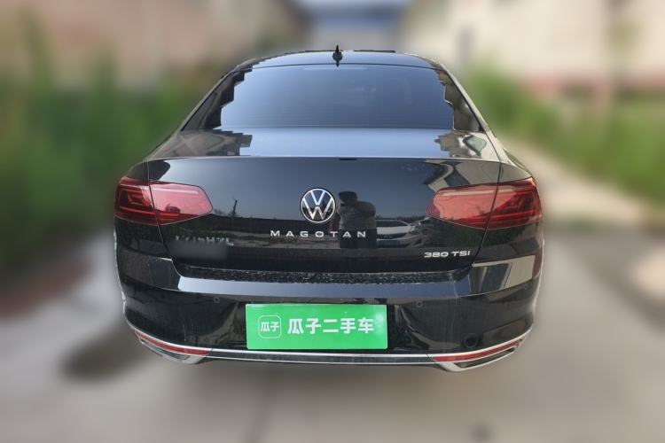 Used Volkswagen Magotan 2025 Revised Version 2 Zhongxiang Edition 330TSI DSG Luxury Trim Rear