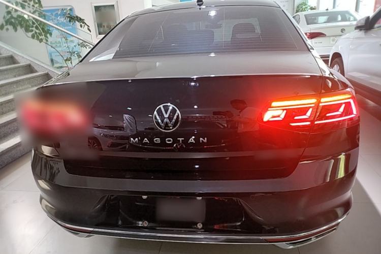 Used Volkswagen Magotan 2025 Revised Version 2 Zhongxiang Edition 330TSI DSG Luxury Trim Rear