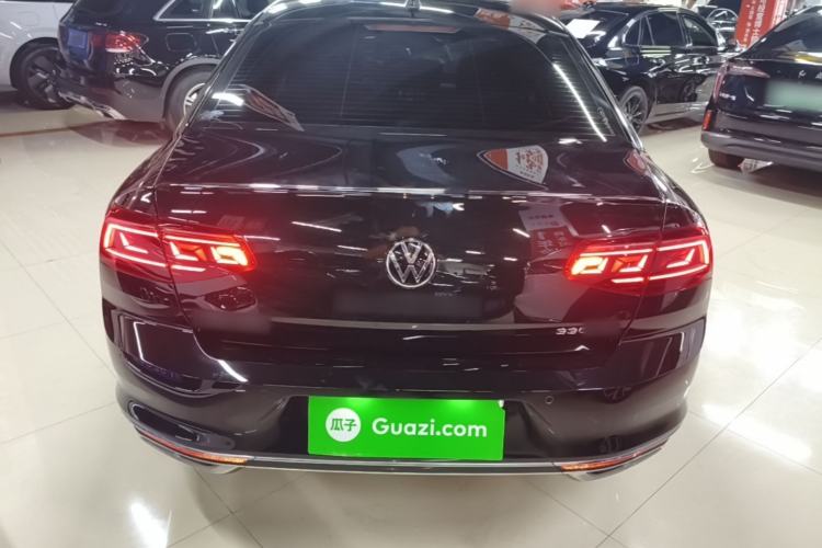 Used Volkswagen Magotan 2025 Revised Version Zhongxiang Edition 330TSI DSG Luxury Trim Rear