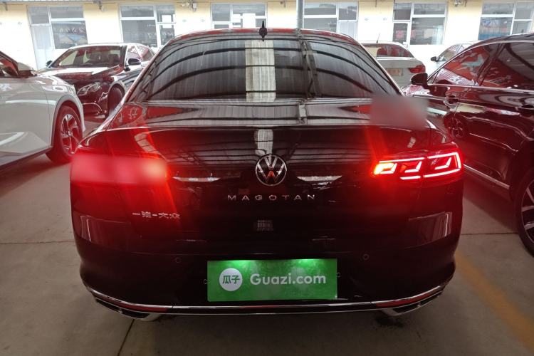 Used Volkswagen Magotan 2025 Revised Version Zhongxiang Edition 330TSI DSG Luxury Trim Rear