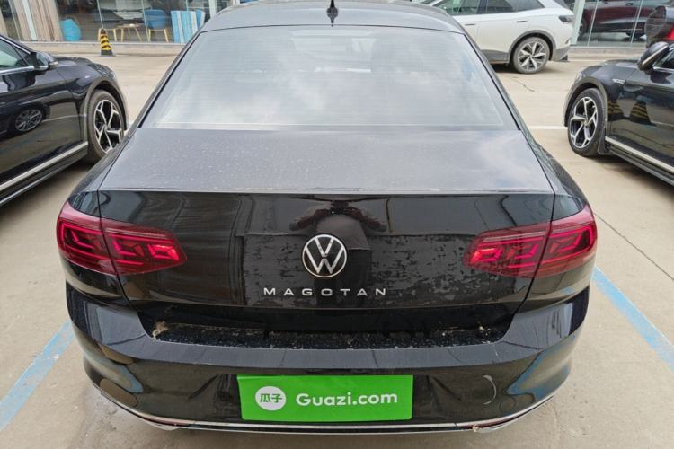 Used Volkswagen Magotan 2025 Zhongxiang Version 330TSI DSG Luxury Edition Rear