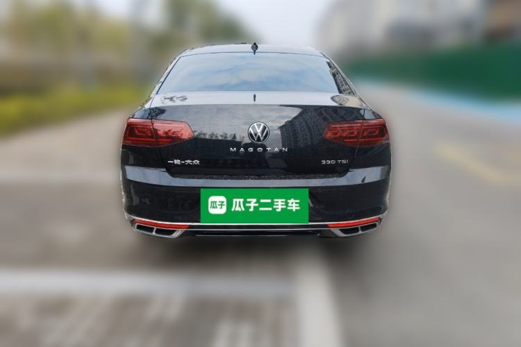 Used Volkswagen Magotan 2025 Zhongxiang Version 330TSI DSG Luxury Edition Rear