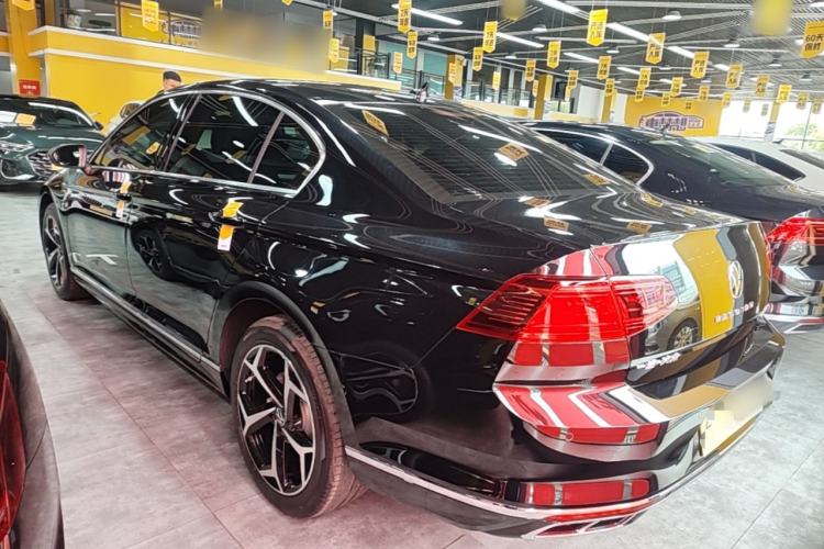 Used Volkswagen Magotan 2025 Revised Version Zhongxiang Edition 330TSI DSG Luxury Trim Rear Left 45 Deg